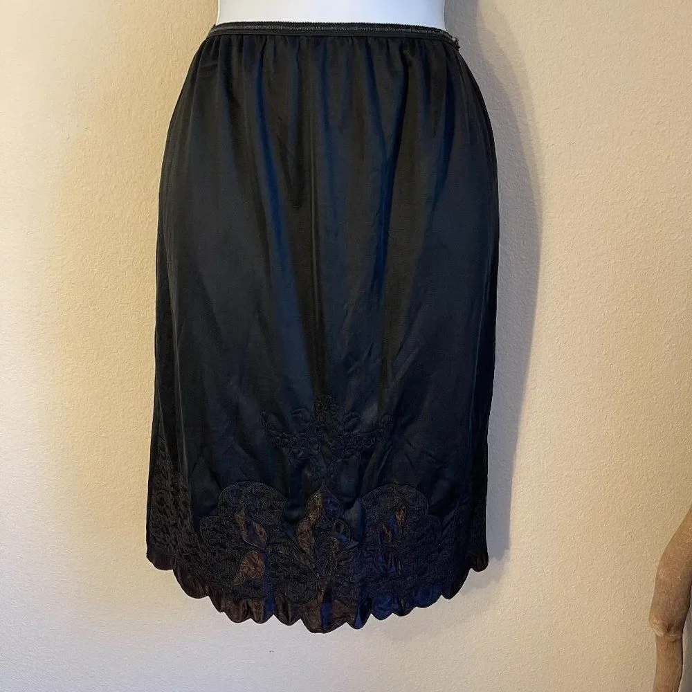 Vintage black 1/2 slip, lace and satin applique, gorgeous! 1940's 1950's - Picture 1 of 12